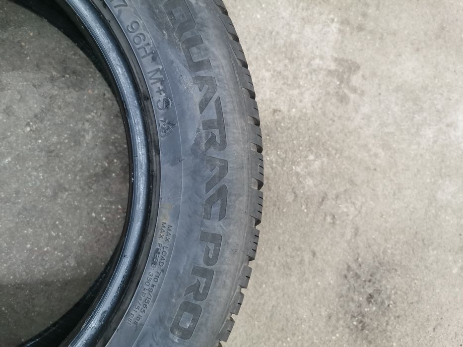 Para opon 215/60R17 96H Vredestein Quatrac Pro