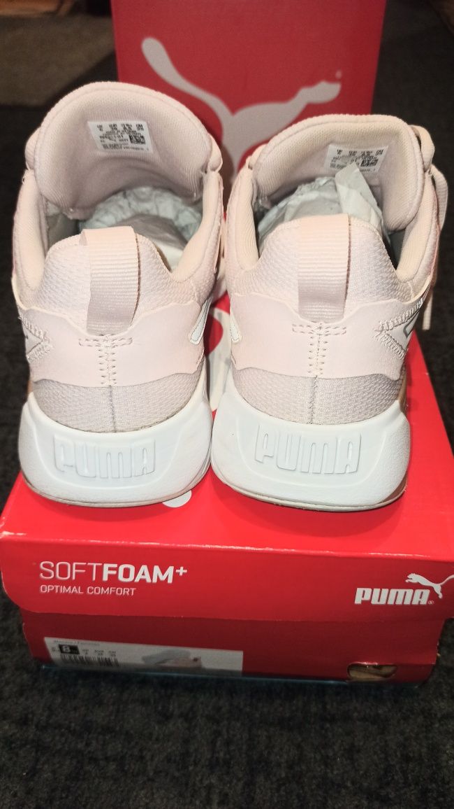 Продам жіночі кросівки Puma