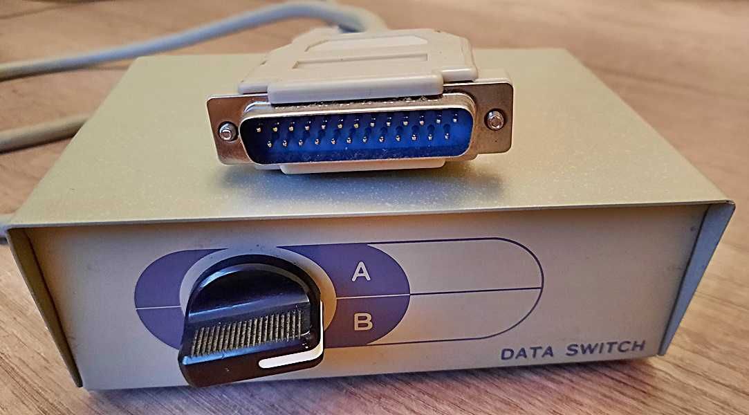 Przełącznik drukarek 2/1 Data Switch z kablem