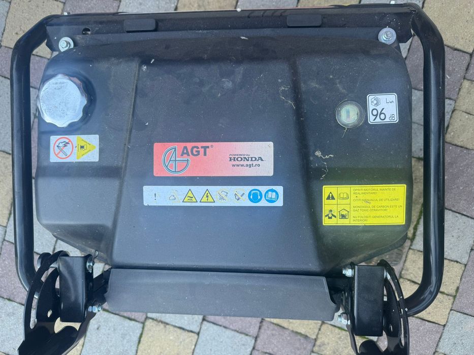 Бензиновий генератор AGT 3601 HSB