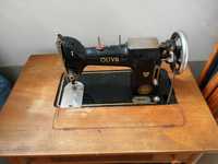 Máquina antiga de costura OLIVA