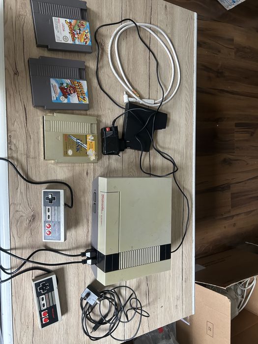 Nintendo nes konsola+3 gry+2 pady