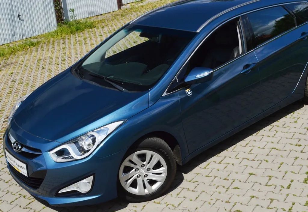 Hyundai i40 / Pojazd Sprzedajemy z Gwarancją ASO na ROK / NAVI / GSM /