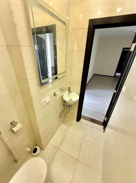 Простора 3-кімнатна квартира 100 м² з якісним ремонтом Олени Пчілки 8