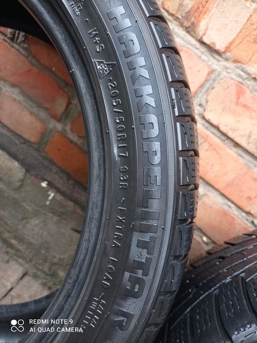 Резина зима R17/205/50 Nokian