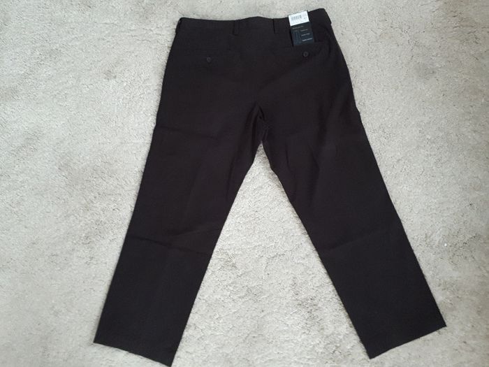 Nowe oryginalne spodnie Hugo Boss D-72555 Metzingen 52 z metkami