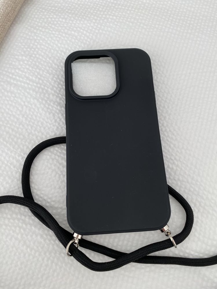 Capa iPhone 14 Pro com cordões