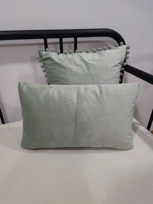 2 capas decorativas para almofada. Novas. Tamanhos 45x45 e 30x50