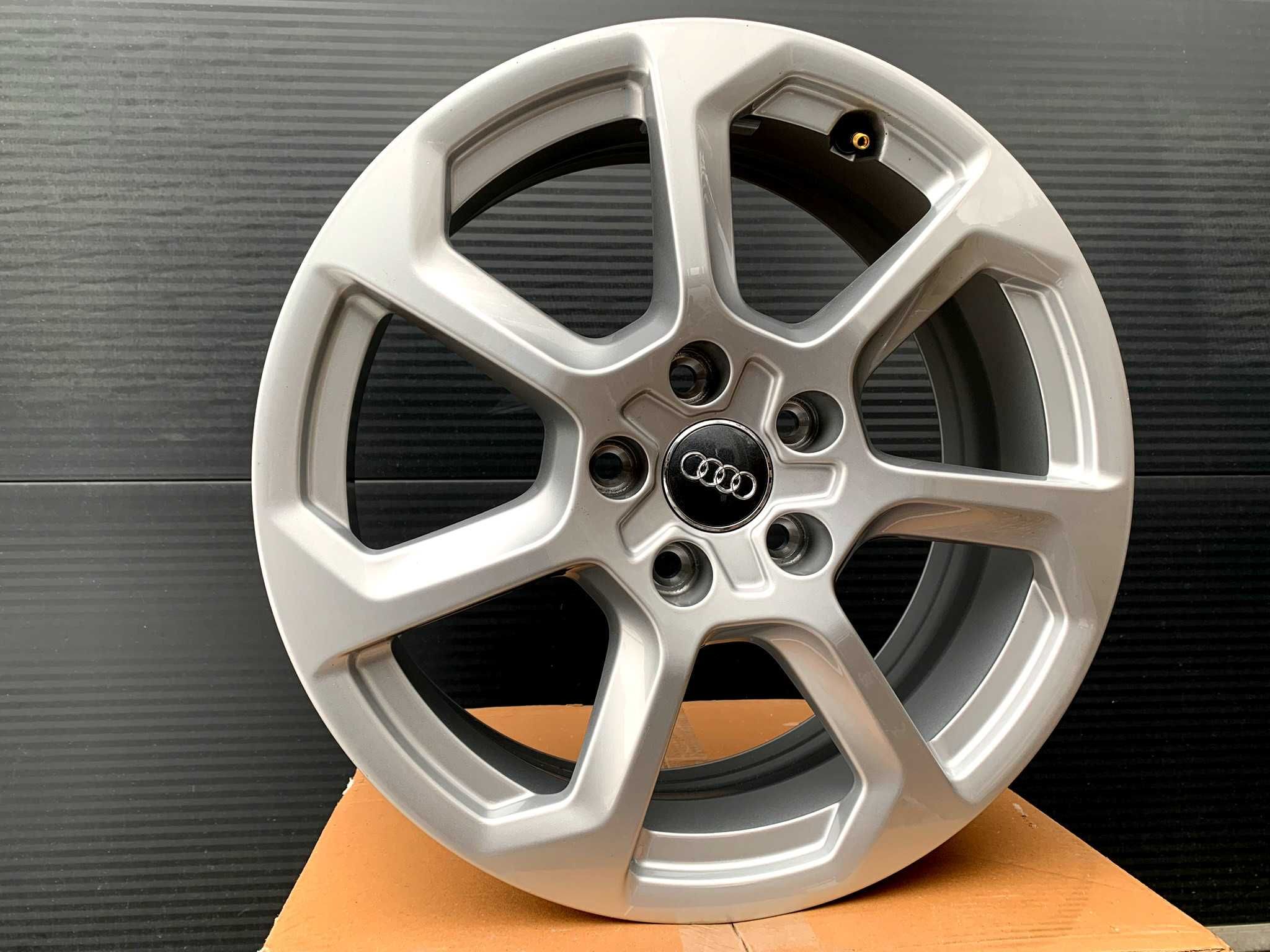 NOWE! ORYG! alufelgi r17 5x112 AUDI A3 A4 A6 Q3 inne