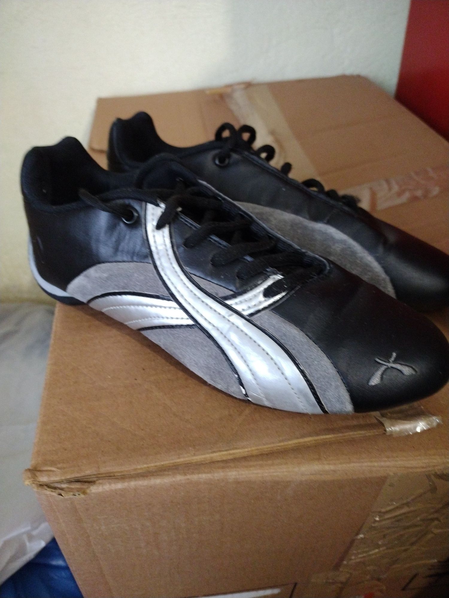 Buty sportowe damskie