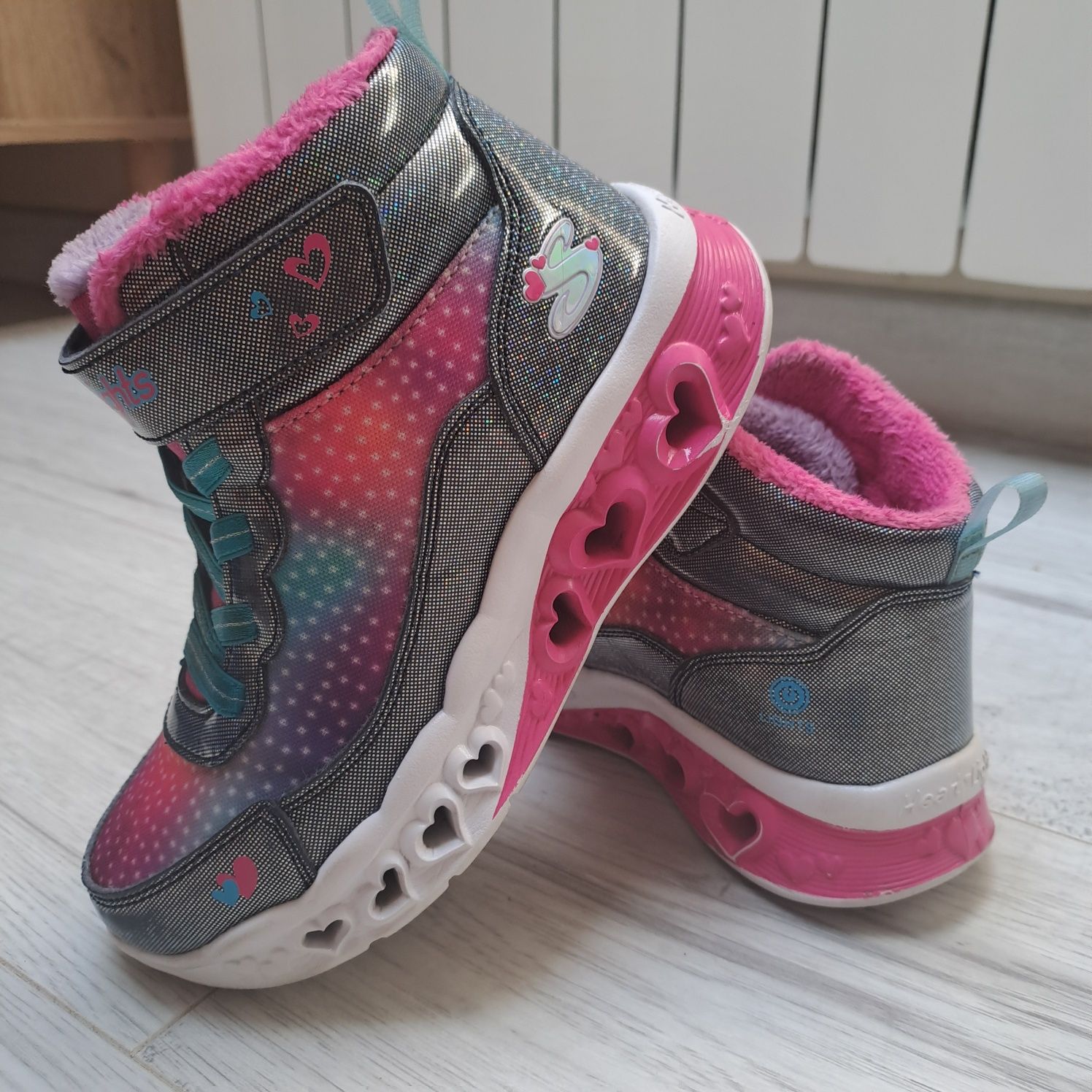 Buty zimowe Skechers Flutter Heart Lights roz 30