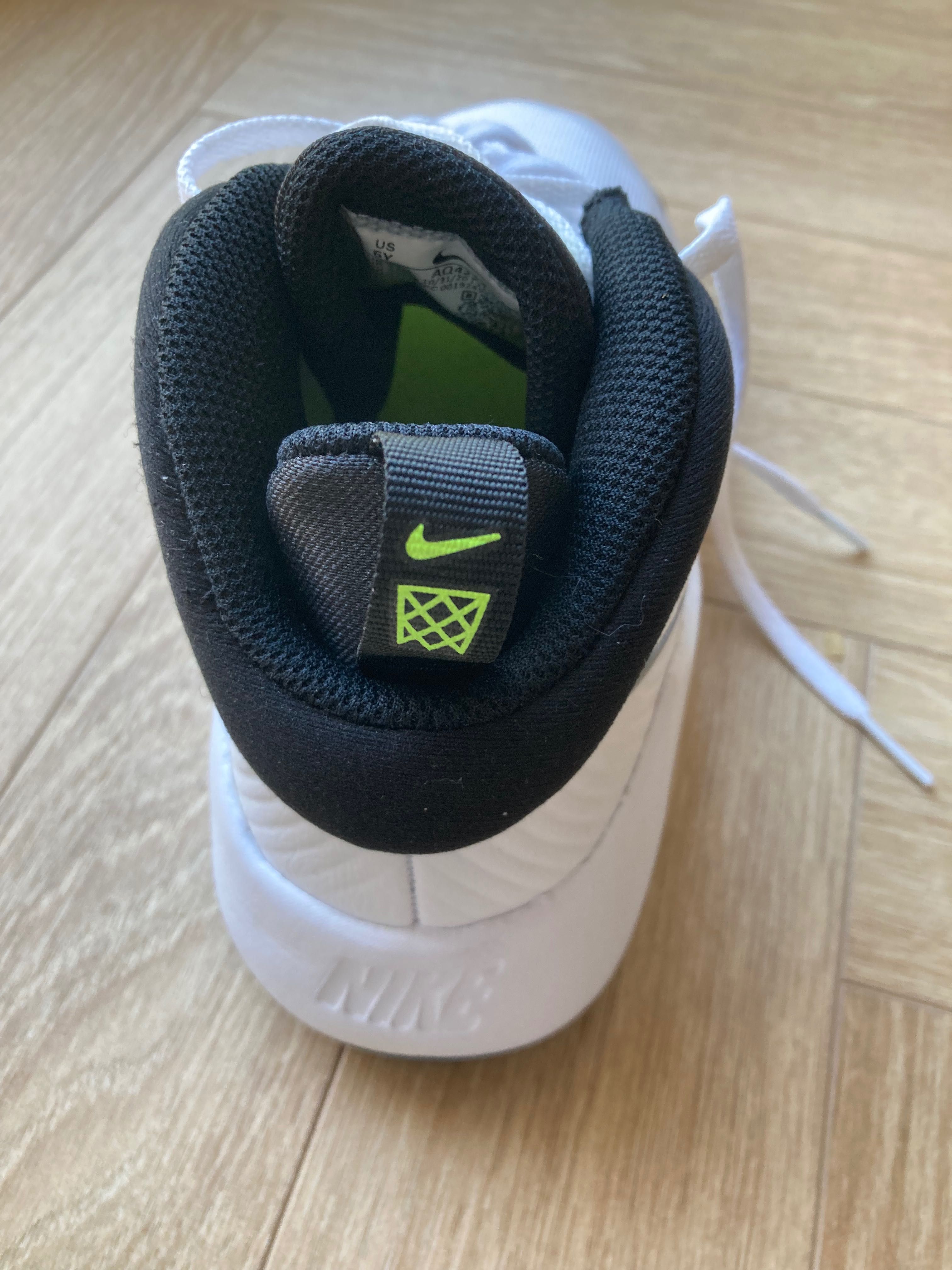 NOWE Buty Nike dla dziecka rozm 38,5