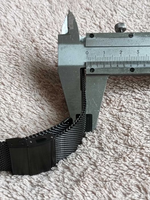 Bransoleta EACHE SSM06-B-22 22 mm czarna mesh