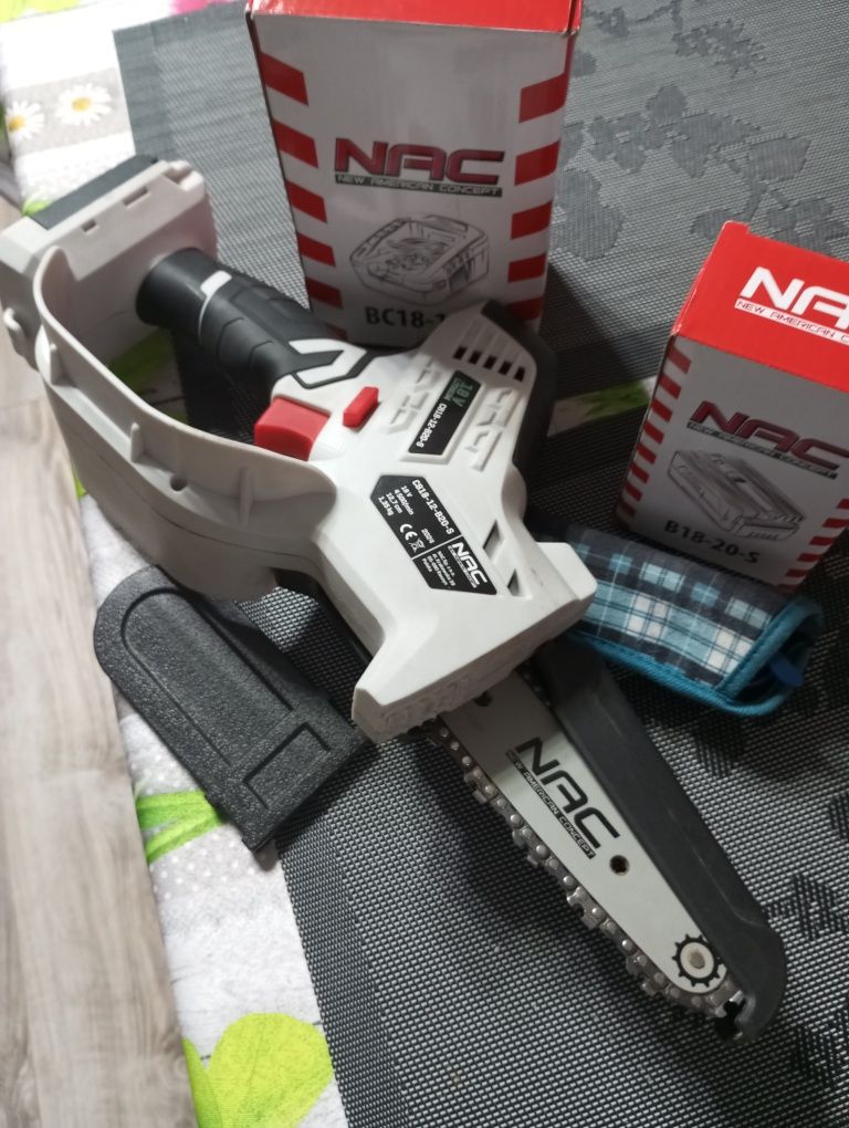 Mini pilarka łańcuchowa firmy NAC ,powystawowa