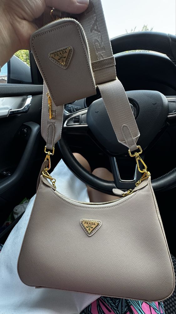 Сумка в стилі Prada re-Edition 2005 Saffiano 1:1