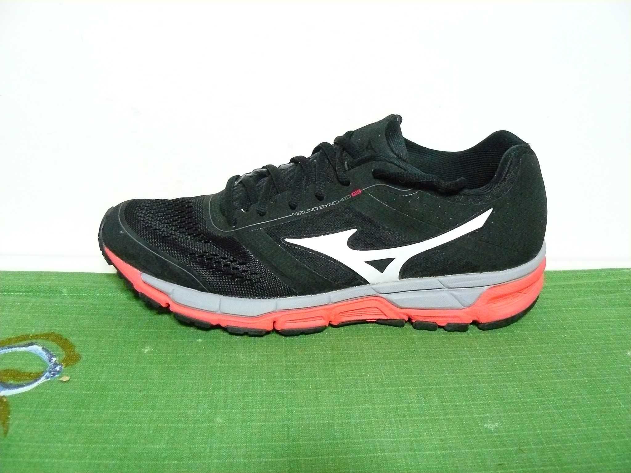 buty MIZUNO SYNCHRO r 42 męskie damskie sportowe nowe