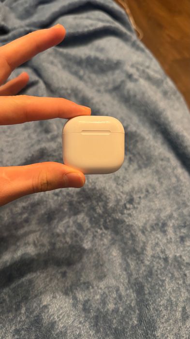 Airpods 4 anc               Apple