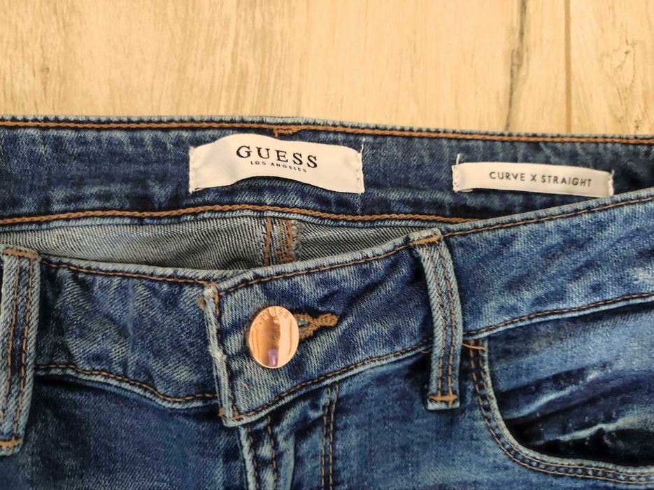 Spodnie damskie Jeasny marki GUESS  r. 28/32 "curve x Straight"