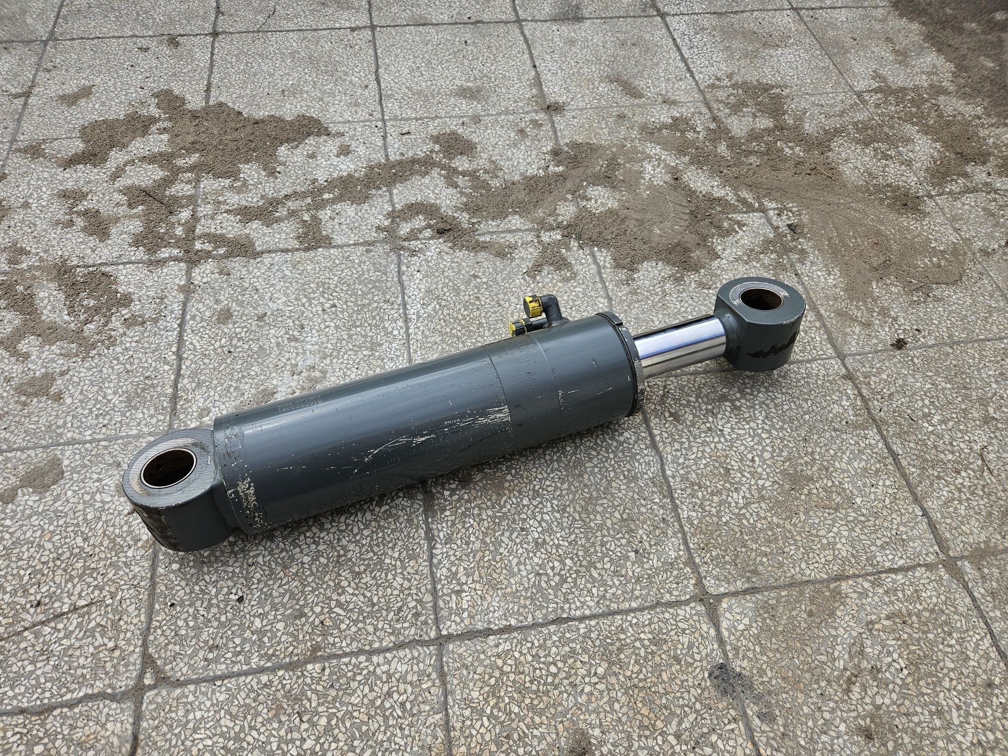Siłownik ładowarki teleskopowej Claas Scorpion