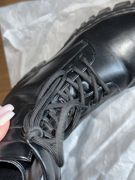 Ботинки жіночі чорні