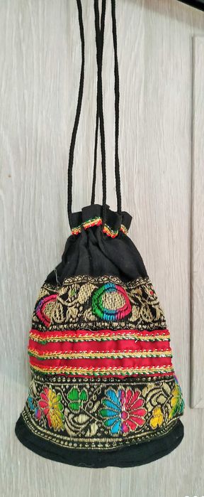 Torebka ,sakiewka indyjska wyszywana.