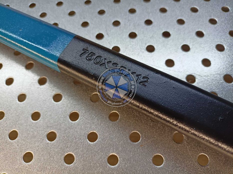 łom 750mm x 25 x 12 mm breszka łapka brecha łom budowlany