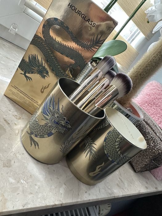 Hourglass gold złote pędzle