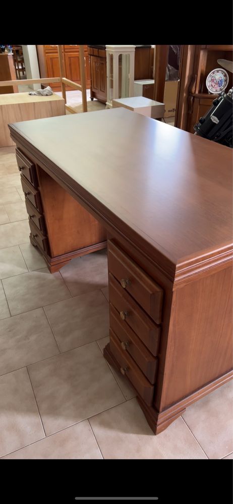 Conjunto mesa, secretaria, cadeiras, armario
