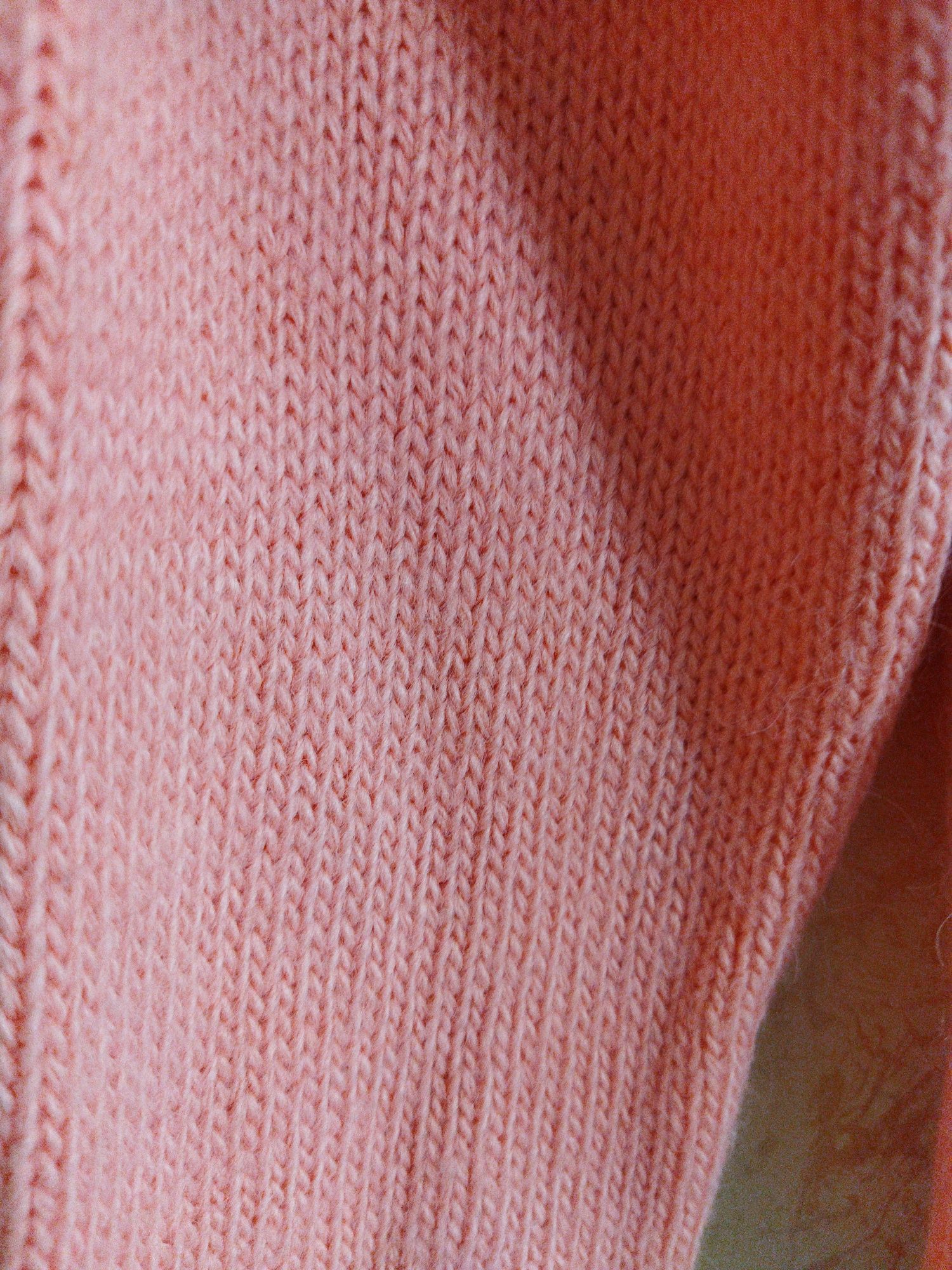 Розовый свитер,новый
