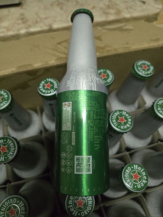 Garrafas heineken em alumínio
