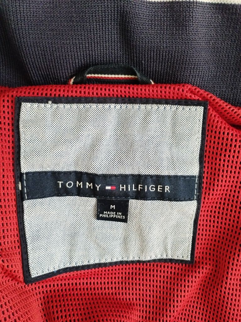 Lekka kurtka Tommy Hilfiger z kapturem