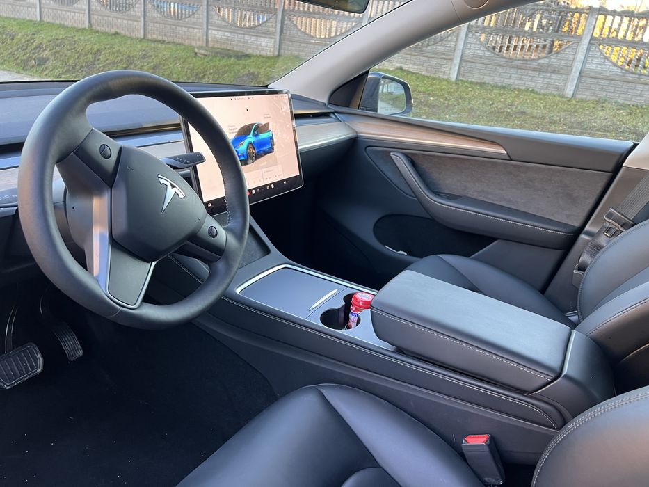 Tesla Model Y 2024 Long Range без ДТП