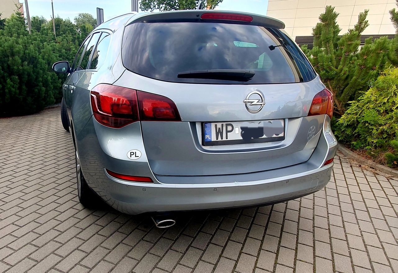 Sprzedam Opel Astra J 2.0 cdti 2011r.