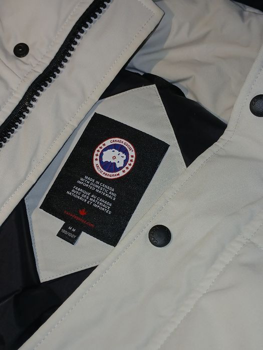 Курта зимова у ромірі m білого кольору ,унисекс