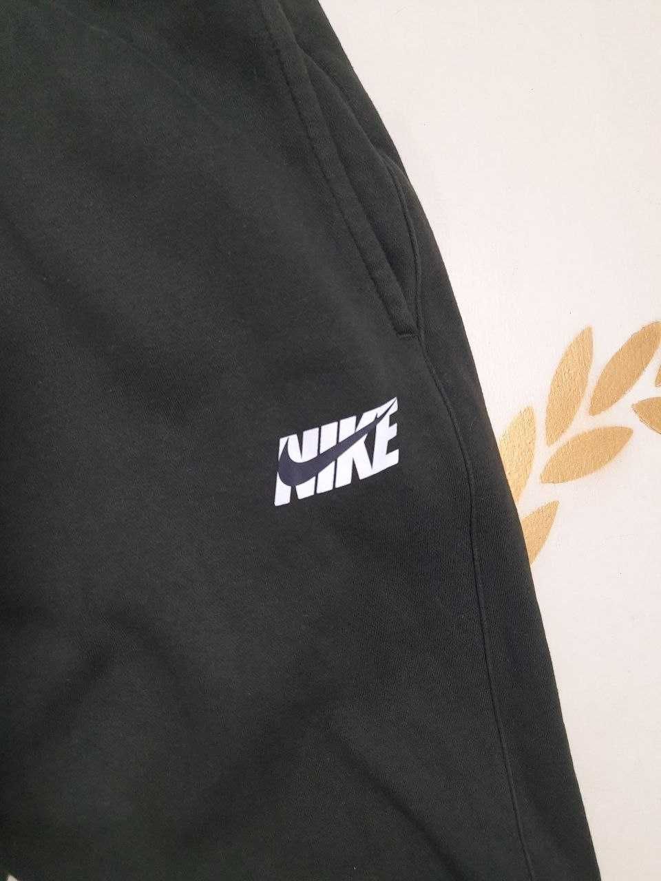 Nike спортивные штаны размер S