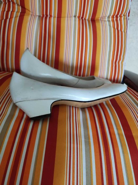 białe półbuty skórzane czółenka balerinki baleriny wygodne Vintage