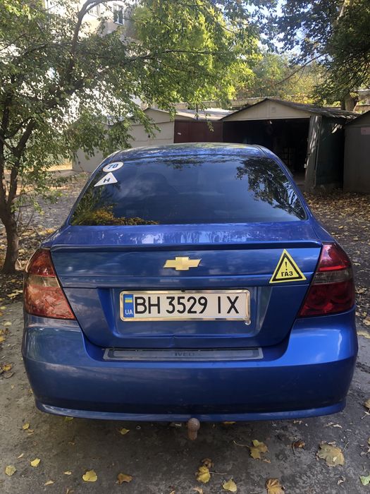 Продам шевроле авео 2006 год. газ-бензин