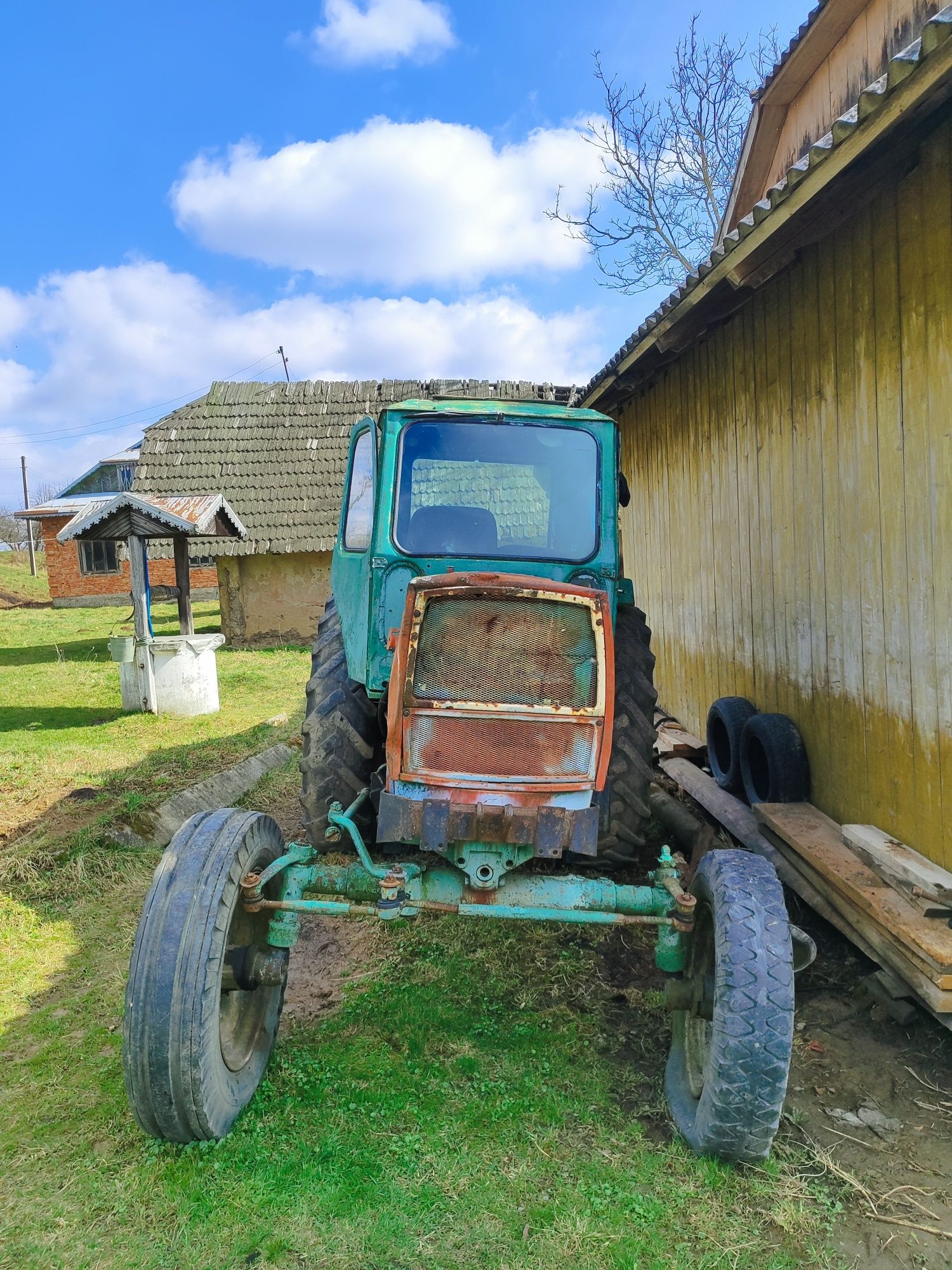 Продам ЮМЗ є ще мотор без блока