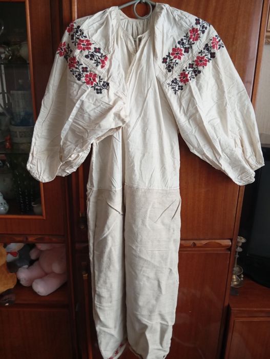 Плаття вишите старинне