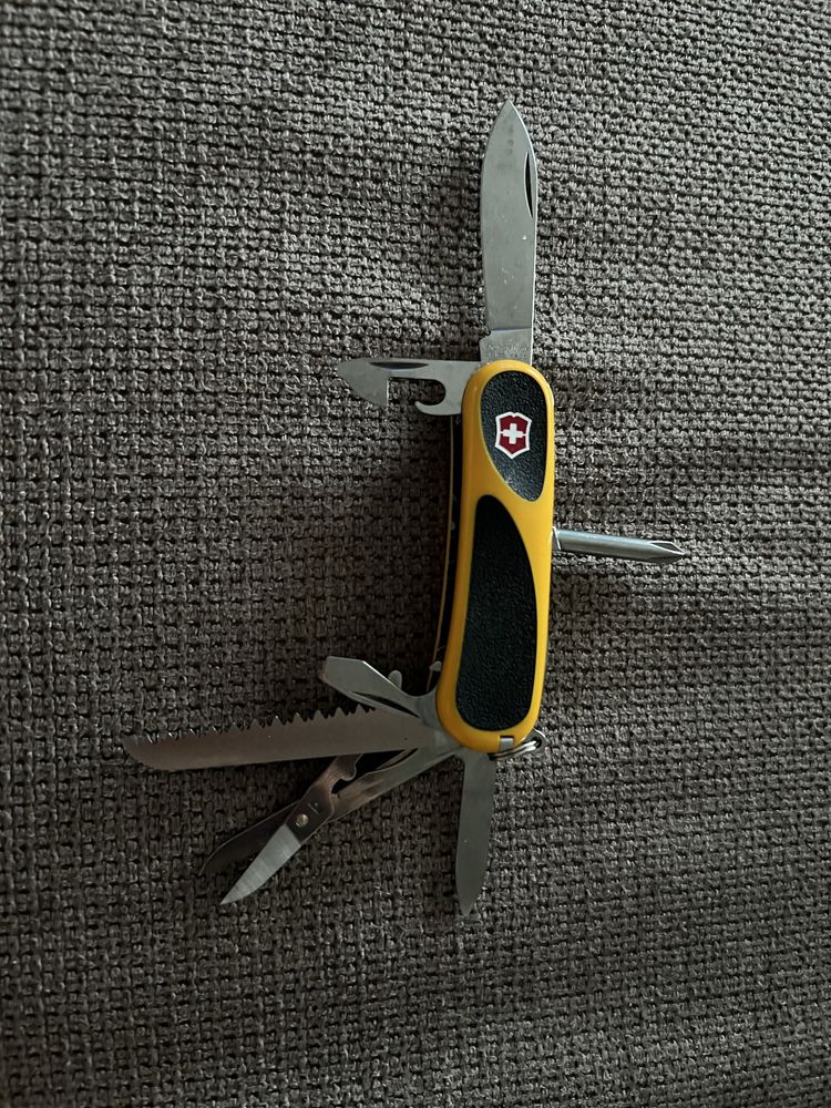 Folding knife Victorinox EvoGrip S18 2.4913.SC8 (Yellow with black)