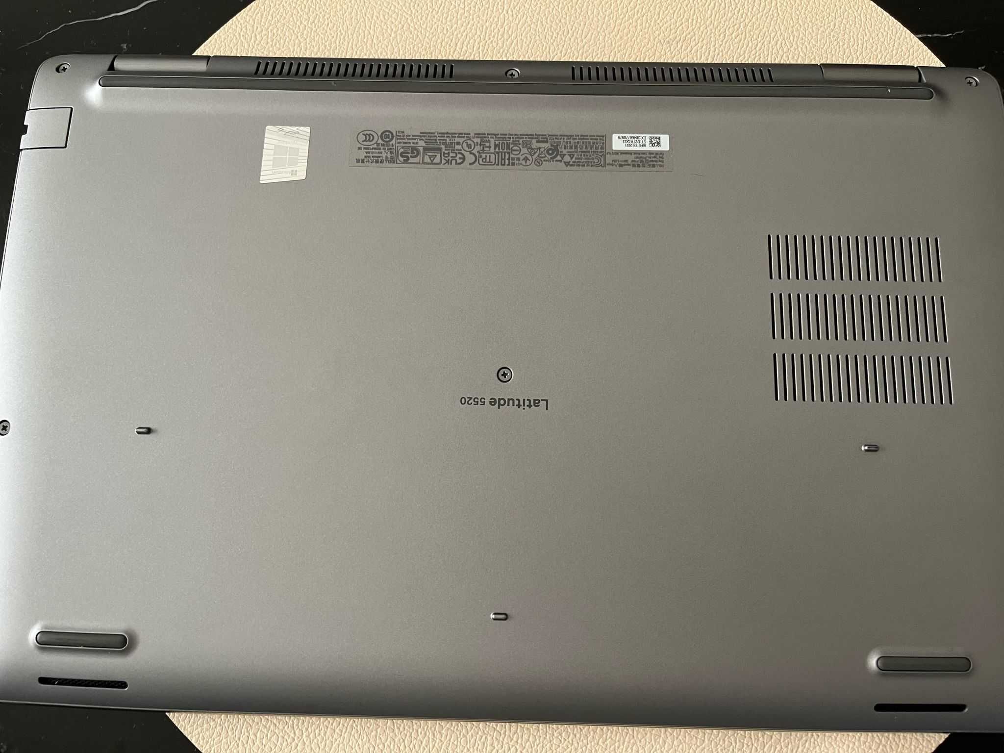 DELL Latitude 5520 (Como Novo)