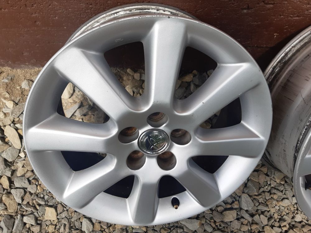 alufelgi 16nastki do toyoty Avensis