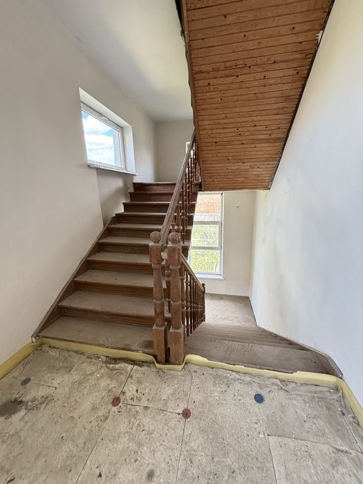 Будинок для бізнесу біля Львова