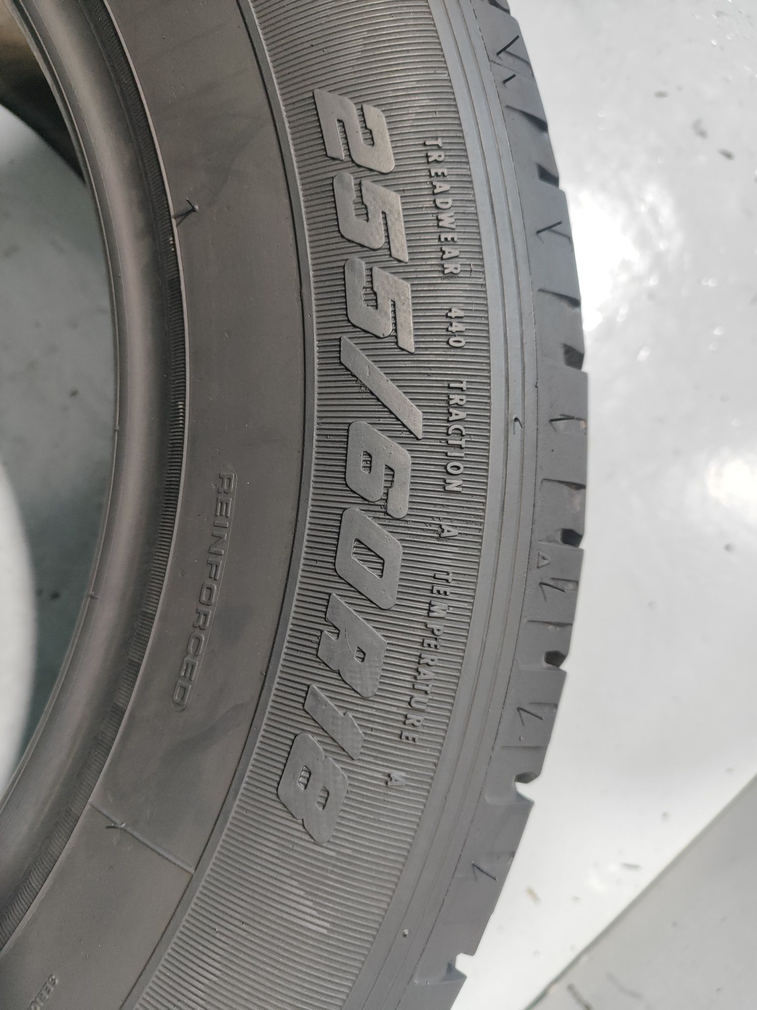 2 pneus como novos 255-60R18 Good year - Oferta dos Portes