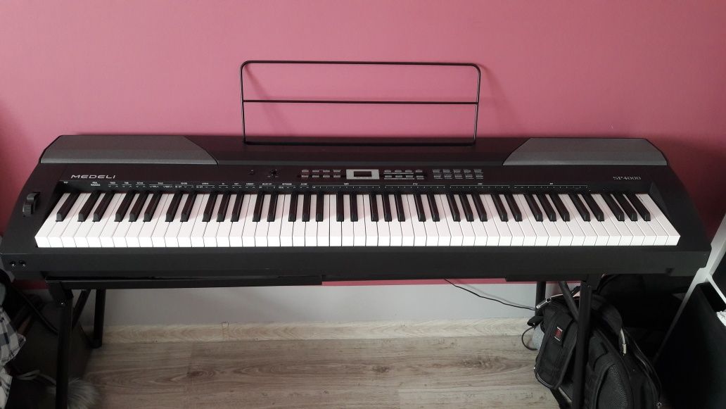 Pianino cyfrowe medeli sp4000