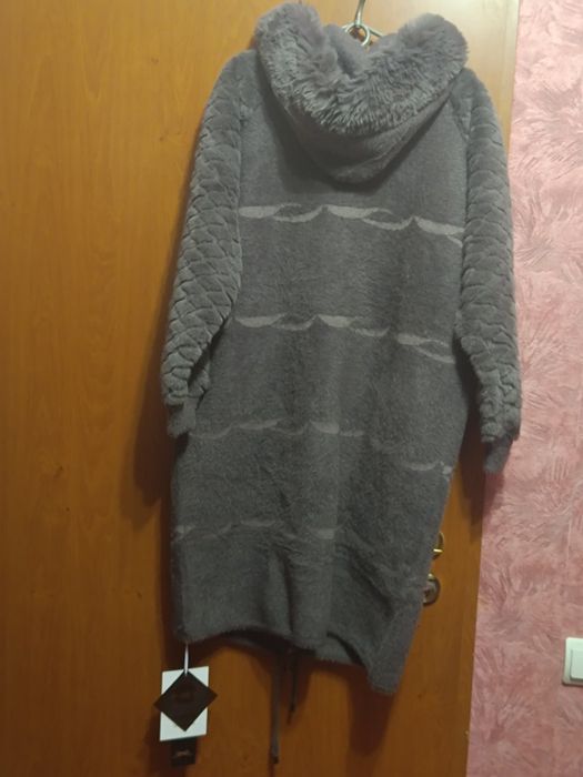 Продам пальто альпака с искусственным мехом