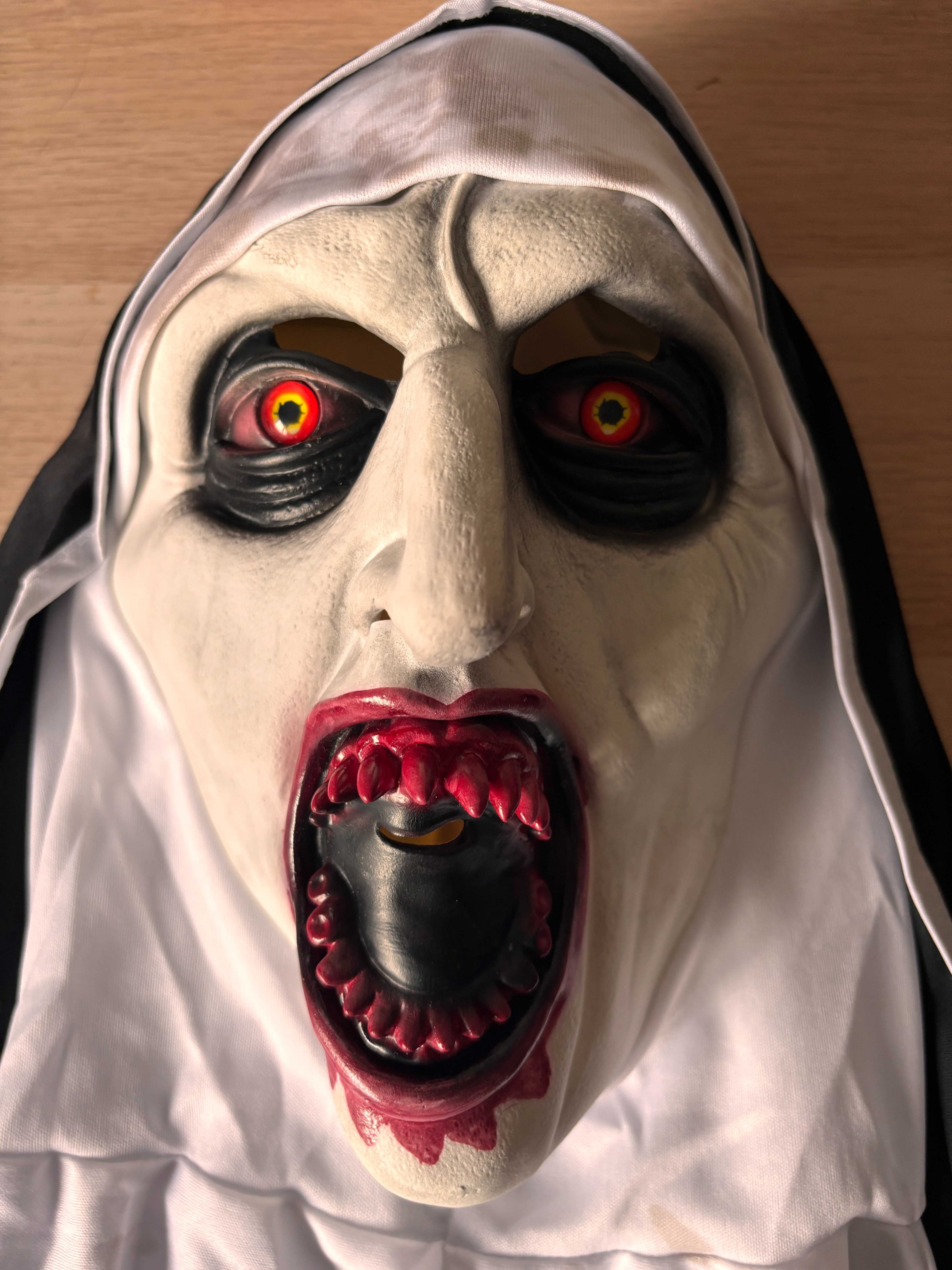 Máscara de Halloween Valak nova