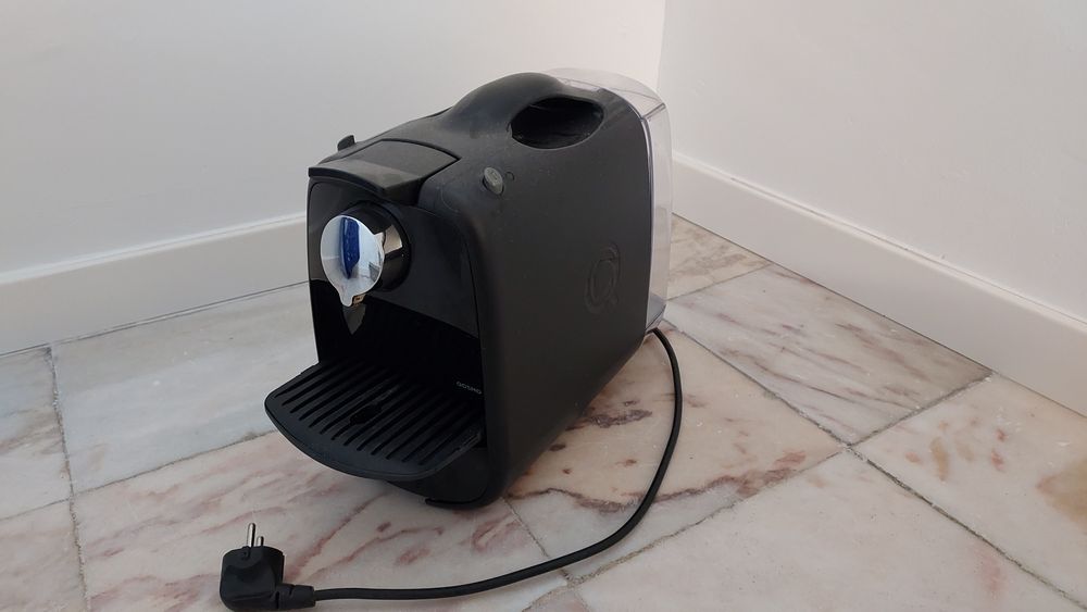 Máquina Café Delta Q Cosmos cápsulas