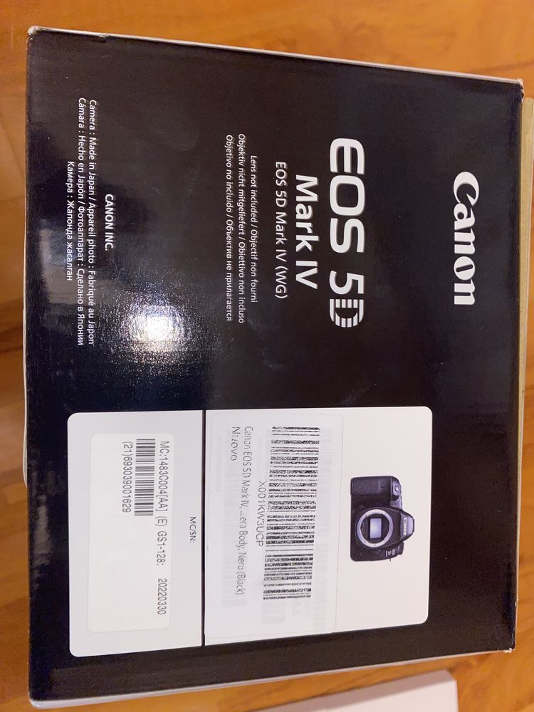 Фотоаппарат CANON EOS 5D Mark lV