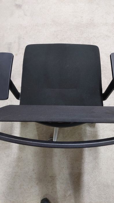 Cadeiras rodadas com braços